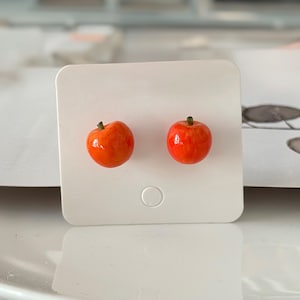 Pendientes de manzana, manzana roja, pendientes de botón hechos a mano con forma de comida, dije de manzana, arcilla polimérica, pendientes de fruta, lindo/regalo para ella, regalo escolar