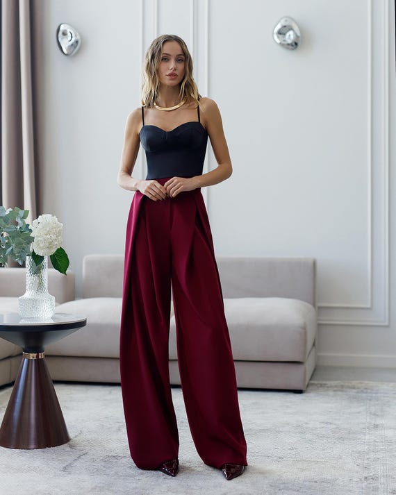 Eleganti pantaloni palazzo a gamba larga da donna: vita alta