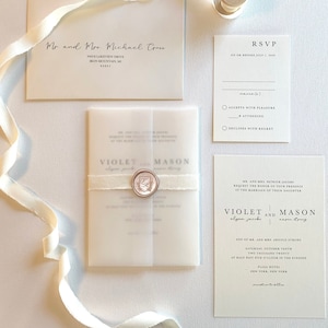 Suite di inviti per matrimonio color champagne rosa e avorio