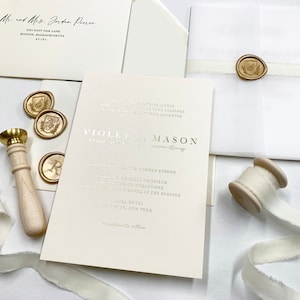 Conjunto de invitaciones de boda con láminas de oro