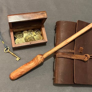 Handcrafted Wand - 11.5&quot; Sedona Red Magic Wand with Robust Handle and Tung Oil Finish