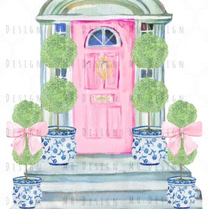 Op de afbeelding: Een aquarel-illustratie van een roze voordeur met een gouden deurklopper. De deur wordt geflankeerd door twee topiary-bomen in blauw-witte potten met roze strikken. De deur bevindt zich op een trap met een lichtblauw en grijs kleurenschema.