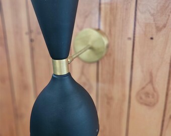 Elegante lámpara de pared de latón: aplique moderno con pantalla de tela
