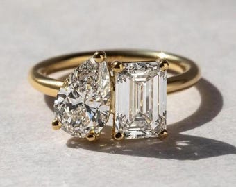 Pierścionek Toi Et Moi ze Szmaragdem - Szlifem Gruszki Złoty Bezbarwny Szmaragd i Moissanite w Szlifie Gruszki 1.80 MM Solitaire Band Pierścionek zaręczynowy z dwoma kamieniami Pierścionek zaręczynowy