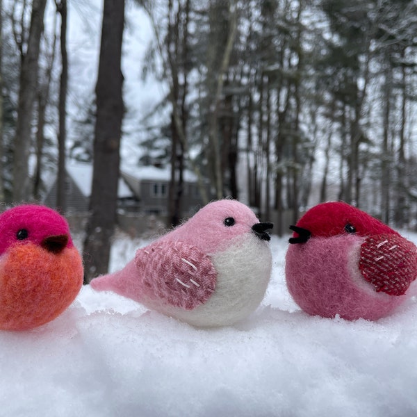 Pink needle felted bird, Valentine birds, wool animal sculpture (MADE TO ORDER)