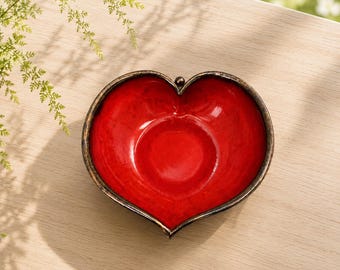 Bol de cerámica roja con forma de corazón hecho a mano: regalo para el Día de San Valentín, ideal para galletas y dulces, cerámica orgánica, regalo de Navidad y Año Nuevo.