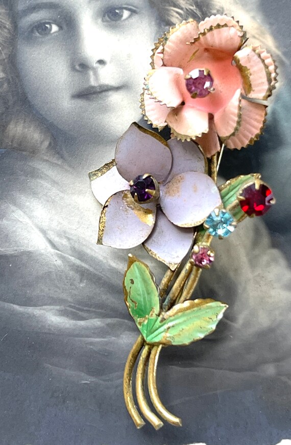 Vintage Enamel  Rhinestone Flower Pin as is