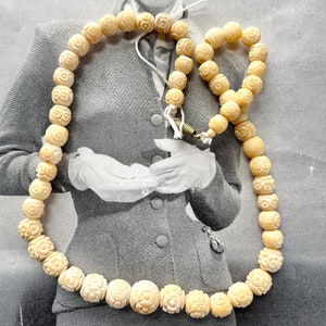 vintage Carved Beaded Necklace reuse