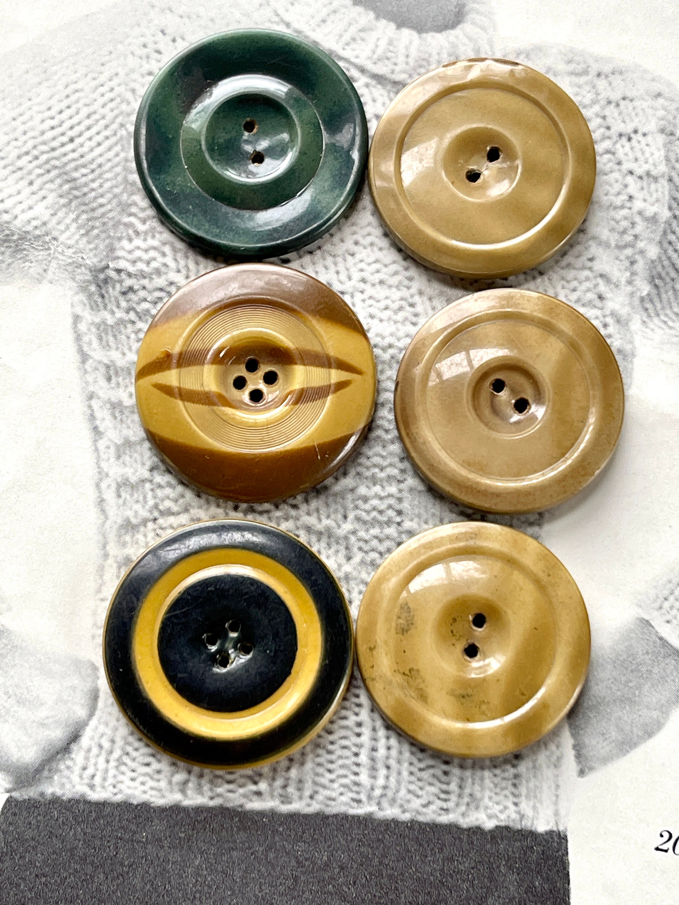 Antique Coat Buttons Celluloid, Mixed Group, Plus 1 Vintage 1960s Button -  Dandelion Vintage