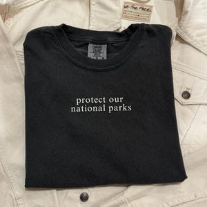 Nationalparks Karte Komfortfarben Unisex Garment Dyed T-Shirt, Übergroßes T-Shirt, Schützen Sie unsere Parks Shirt, Abenteuer T-Shirt, Naturliebhaber Geschenk