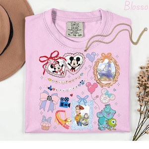 Komfortfarben Hollywood Studios Disney Coquette Bow Shirt, Mickey und Minnie Coquette Tee, Disney Toy Story Monster Inc Tee, Magic Kingdom