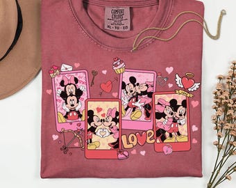 Komfort Farben Mickey Minnie Love Shirt, Schleife Disney Valentine T-Shirt, Disneyland Hearts Valentines Tee