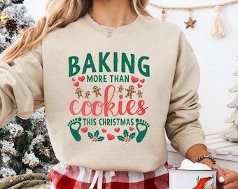 Sudadera con anuncio de embarazo para Navidad, suéter para hornear más que galletas en esta Navidad, anuncio de embarazo, regalo de Navidad para la futura mamá