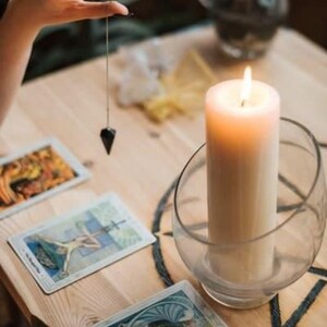 Lectura de Tarot Conflicto Amoroso: Lectura de Tarot que te ayudará a conocer los aspectos positivos de los problemas amorosos (lectura de 3 cartas)