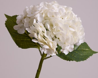 白いアジサイの茎 - リアルタッチの造花