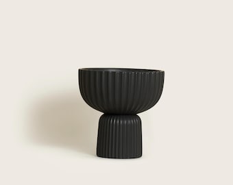 Modern Ribbed Pedestal Vase – Sculptural Ceramic Vase in Black or White for Minimalist & Contemporary Decor