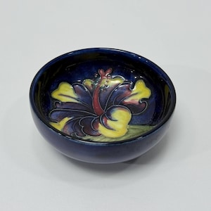ムーアクロフト Moorcroft ファンテイル オウギビタキ デザインの飾り