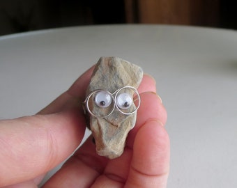 Stone buddy wearing glasses with pillow - natural smile - retro