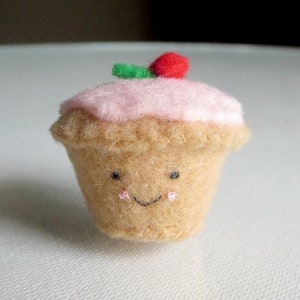 Cupcake miniature felt play food plushie with pink strawberry frosting image 1