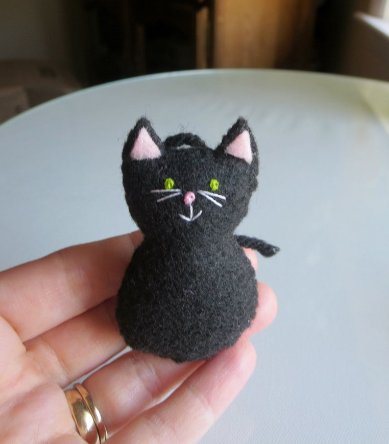 Black cat stuffed animal playset , miniature felt plushie , handmade, cat lover gift image 2