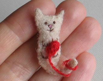 Playful Felt Cat with Yarn Ball, Miniature Stuffed Kitty on Back, Hand-Sewn Cat Lover Gift, Pocket Kitten Toy, Gift for Kids 5+