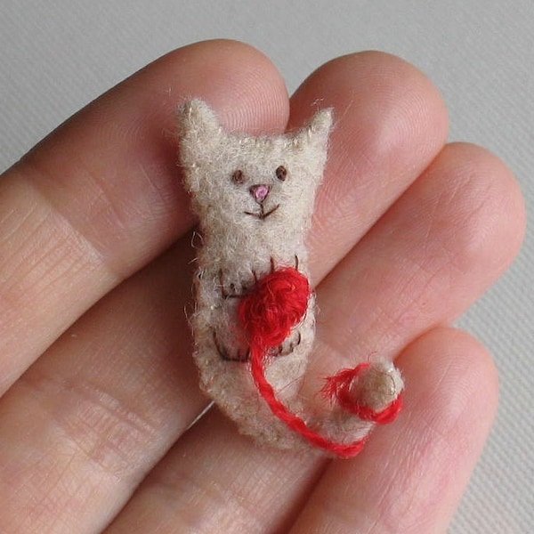 Tiny cat stuffed animal with yarn -miniature felt- handmade plush, dollhouse cat