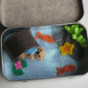 Otter Altoid Tin, Miniature Felt Otter, Plushie Stuffed Animal Play Set ...