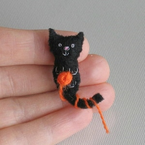 Halloween black cat stuffed animal with yarn -miniature felt- handmade plush, Halloween plush