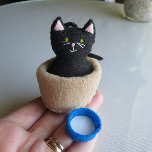 Black cat stuffed animal playset , miniature felt plushie , handmade, cat lover gift image 3