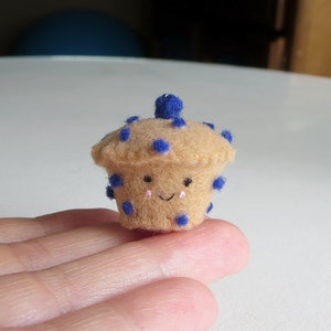 Blueberry muffin miniature felt plush play food smiling face felt play food play food people image 5