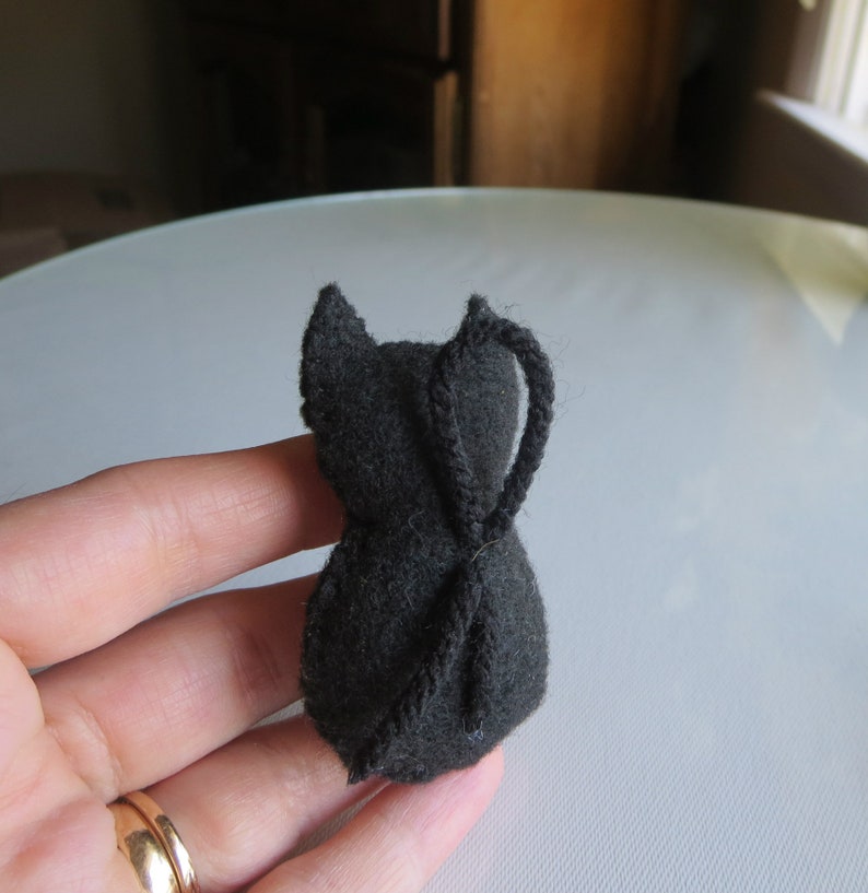 Black cat stuffed animal playset , miniature felt plushie , handmade, cat lover gift image 4