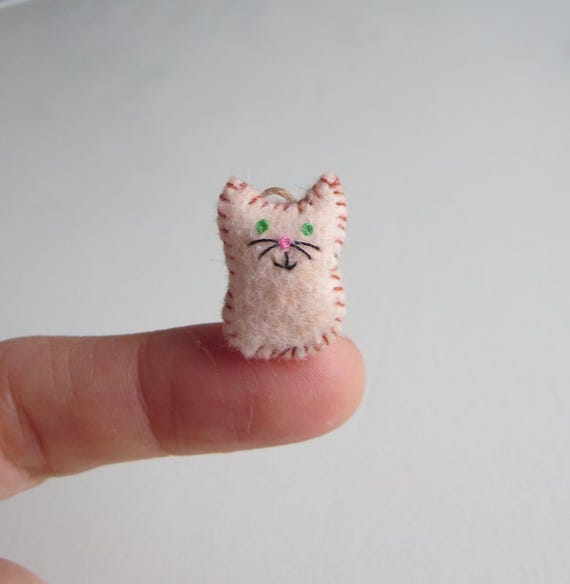 Mini Wool Blend Felt Cat, Tiny Hand-Stitched Kitty with Contrast Details, Cat Lover Gift, Gift for Kids 5+ , Peachy Cream Coloring