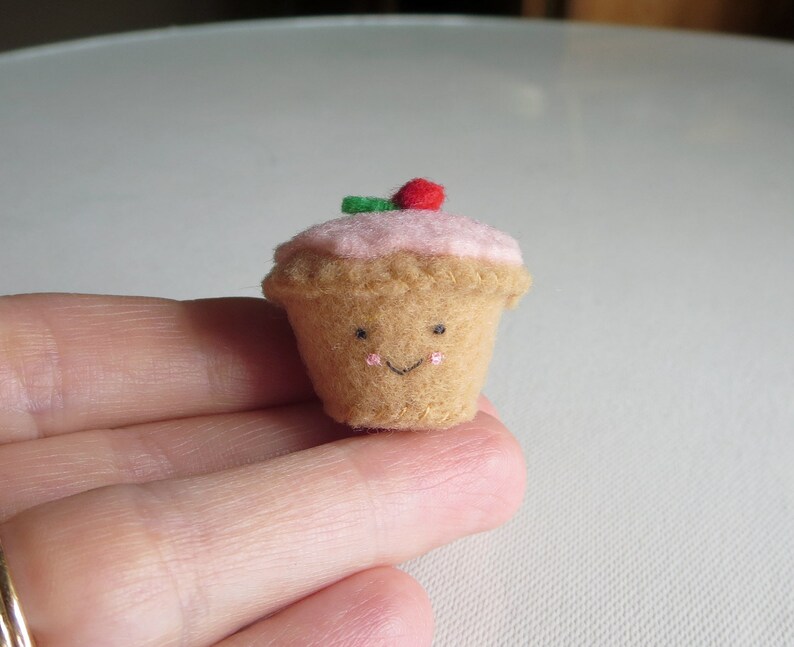 Cupcake miniature felt play food plushie with pink strawberry frosting image 6