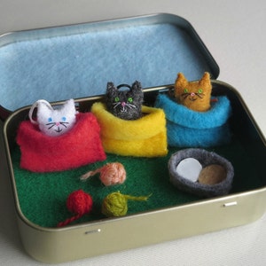 Cat altoid tin  miniature felt play set, tiny cat stuffed animals  gift for her
