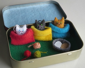 Cat altoid tin  miniature felt play set, tiny cat stuffed animals  gift for her