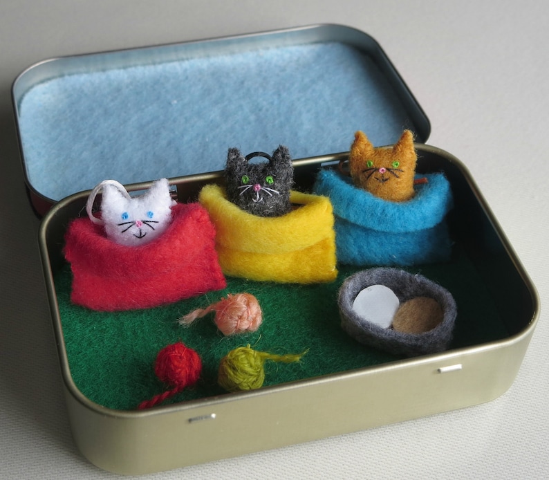 Cat altoid tin  miniature felt play set, tiny cat stuffed animals  gift for her 