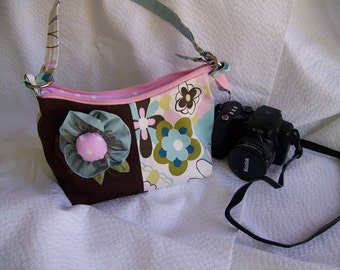 SALE Camera Case Medium size with extra pockets for batteries and SD Cards, pdf pattern,Cute and stylish with instant download