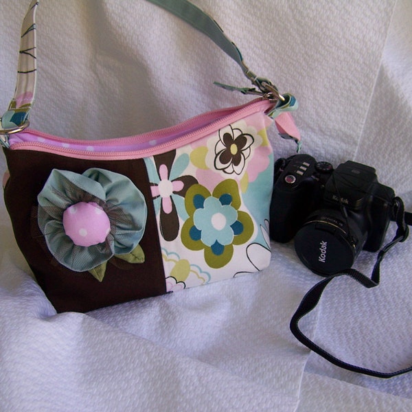 SALE Camera Case Medium size with extra pockets for batteries and SD Cards, pdf pattern,Cute and stylish with instant download