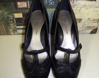 Vintage Black leather Shoes 3" - 3 1/2" heels size 7M ladies Historial look