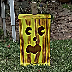 Jack O’ Lantern de Scared Ghost: caja de madera quemada de color amarillo fluorescente