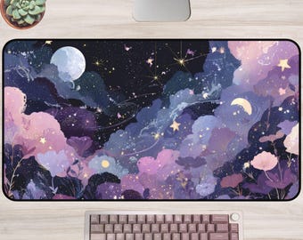 Alfombrilla de escritorio/ratón con diseño de jardín cósmico caprichoso: flores en tonos pastel a la luz de la luna, cielo estrellado, decoración celestial de ensueño para la oficina.