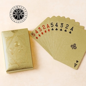 Premium playing cards as a gift – waterproof, durable for poker, blackjack & casino nights