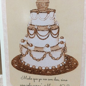 Könnte beinhalten: Eine Vintage-Illustration einer Hochzeitstorte mit einem Zitat aus der Bibel: "Modo que ya no son dos, sino una sola carne" Marcos 10:8.