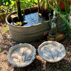 Birdbath top, leaf imprint