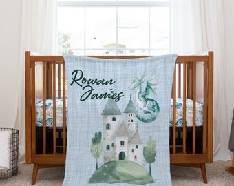 Ensemble lit de bébé dragon, literie pour lit de bébé dragon, chambre de bébé conte de fées, couverture personnalisée pour bébé, drap pour lit de bébé dragon, couverture avec nom de château, cadeau bébé bleu
