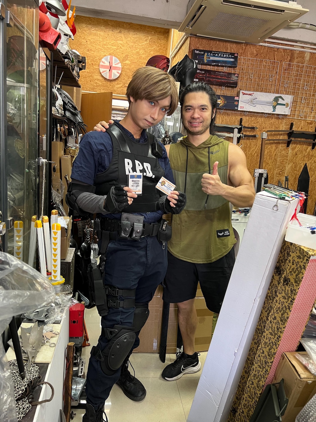 【限定セール】バイオハザード レオン 武器 金属製 レプリカ セット コスプレ il_1080xN.6296589234_5v6s.jpg
