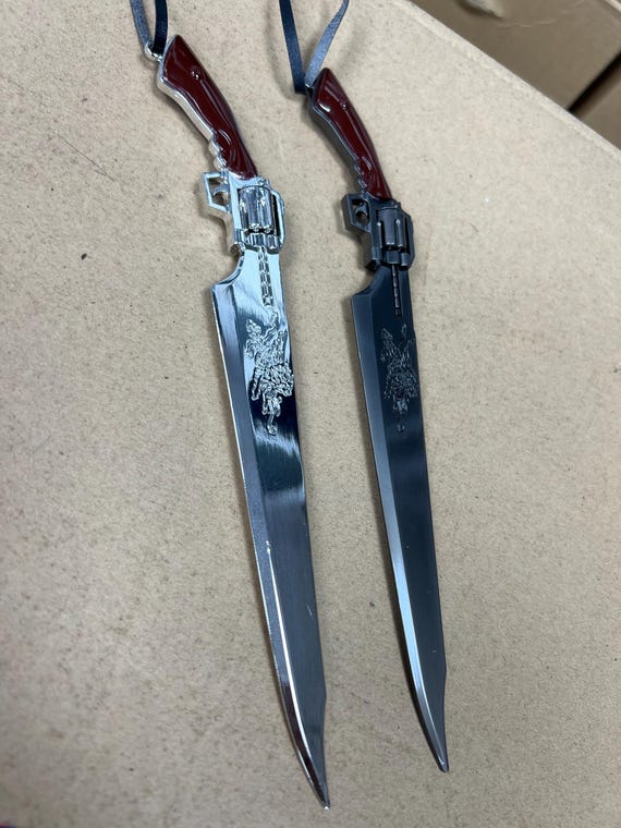 Metal Small Final Fantasy VIII FF8 Squall Gunblade Sword Letter