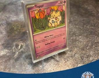 Expositor de cartas coleccionables de acrílico / Soporte de carga superior de acrílico TCG con ícono / Compatible con cartas con fundas para Pokémon TCG, Magic, Lorcana, Yu-Gi-Oh!