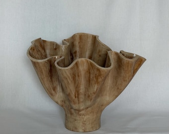 Rzeźbiarski wazon ceramiczny, ręcznie robiony wazon artystyczny w stylu nowoczesnym, organiczna ceramika, wystrój domu, wyrazisty wazon ceramiczny, wystrój rzemieślniczy