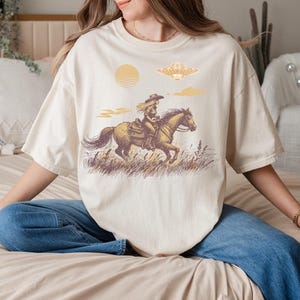 Ufo Western Shirt, Retro TShirt, Vintage Cowboy Shirt, Rodeo T Shirt, Wild West Shirt, Western Oversized Tee, Funny Futuristic Cowboy Shirt